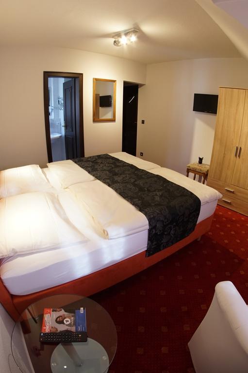 Hotel Zur Post Verbandsgemeinde Verbandsgemeinde Bernkastel-Kues Kamer foto