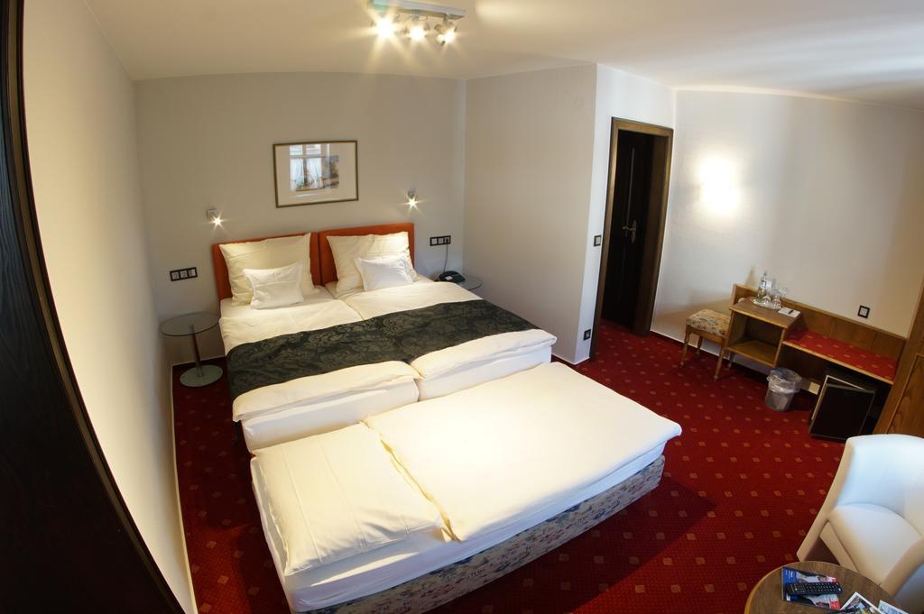 Hotel Zur Post Verbandsgemeinde Verbandsgemeinde Bernkastel-Kues Kamer foto