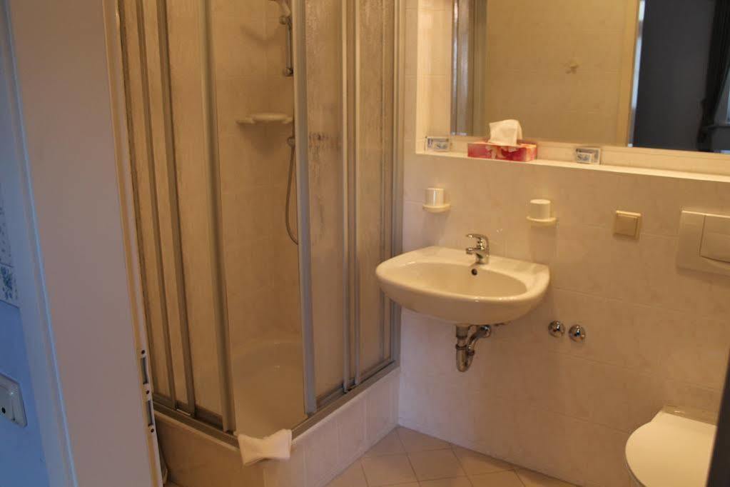 Hotel Zur Post Verbandsgemeinde Verbandsgemeinde Bernkastel-Kues Buitenkant foto